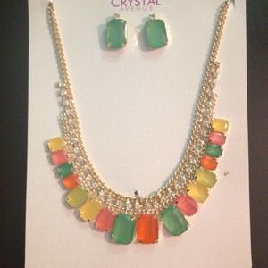 Color tone statement necklace Color tone statement necklace