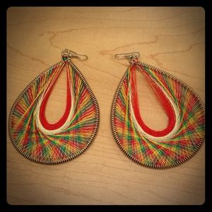 Multicolor woven earrings Multicolor woven earrings