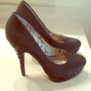 Rachel Roy size 8 leather beautiful heals! Rachel Roy size 8 leather beautiful heals!