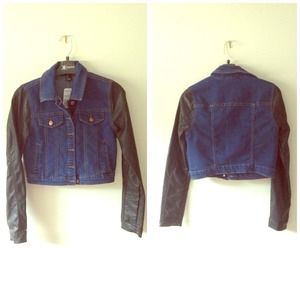 FOREVER 21 DENIM JACKET W/ BLACK SLEEVES FOREVER 21 DENIM JACKET W/ BLACK SLEEVES