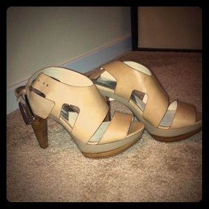 Size 7 MK nude heels Size 7 MK nude heels
