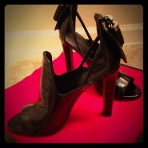 % Alexander Wang black heels with defect. % Alexander Wang black heels with defect.