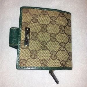 Authentic Gucci Ladies Wallet Authentic Gucci Ladies Wallet