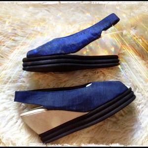 Yves Saint Laurent navy platform to die for shoes! Yves Saint Laurent navy platform to die for shoes!