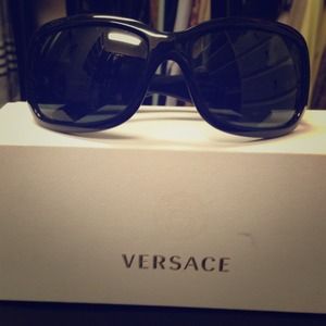 Versace black sunglasses - price reduction! Versace black sunglasses - price reduction! 