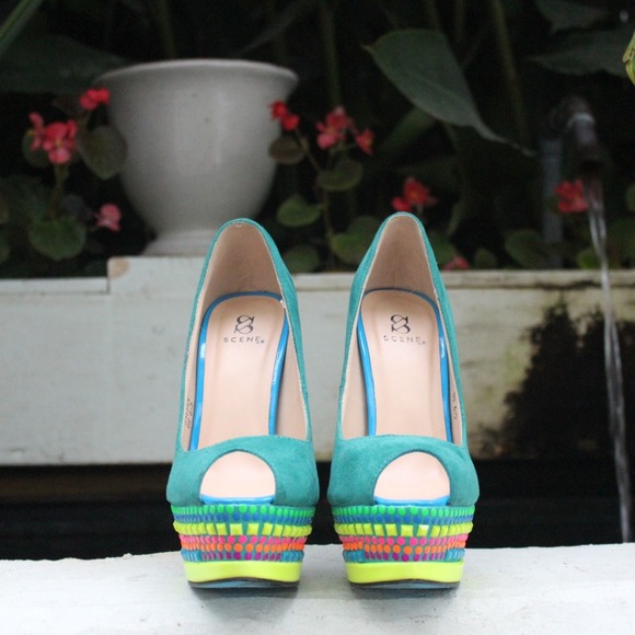 Shoe Dazzle Shoes - Multicolor Platform Pumps Shoe Dazzle Shoes - Multicolor Platform Pumps