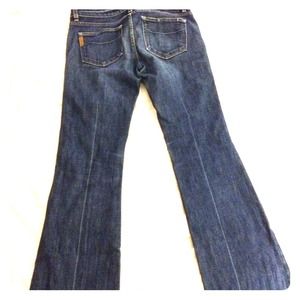 Paige premium denim Laurel Canyon fit size 30. Paige premium denim Laurel Canyon fit size 30.