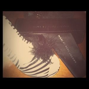 Marc by Marc Jacobs Glasses Holder & Cloth !(NwoT) Marc by Marc Jacobs Glasses Holder & Cloth !(NwoT)