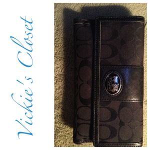 Coach Wallet with Checkbook Cover Coach Wallet with Checkbook Cover
