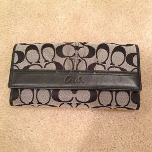 Authentic Coach Checkbook Wallet Authentic Coach Checkbook Wallet
