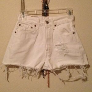 Levi's high waisted shorts Levi's high waisted shorts