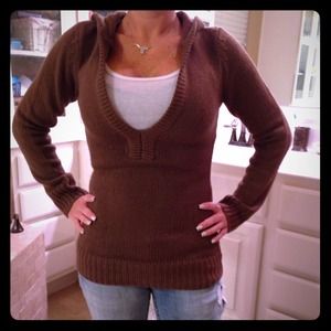 Brown sweater size small. Brown sweater size small.