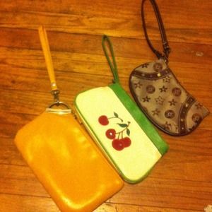 ✨bundle 3 cute clutches✨✨ ✨bundle 3 cute clutches✨✨