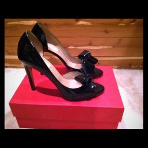 Valentino Couture Patent Leather Bow d'Orsay Pumps Valentino Couture Patent Leather Bow d'Orsay Pumps