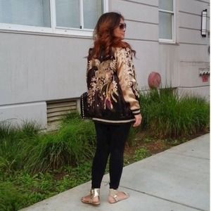 īHOST PICKīZara jacket īHOST PICKīZara jacket