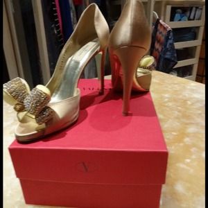 Gold dress shoes Gold dress shoes