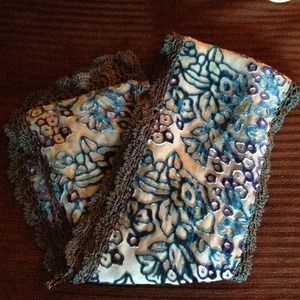 BETSEY JOHNSON turquoise textured scarf BETSEY JOHNSON turquoise textured scarf