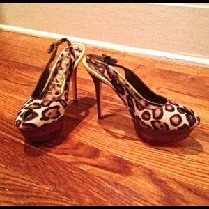 Sam Edelman slingback heels in leopard calf hair Sam Edelman slingback heels in leopard calf hair