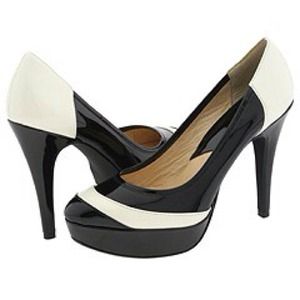 Michael kors black and white heelsο Michael kors black and white heelsο