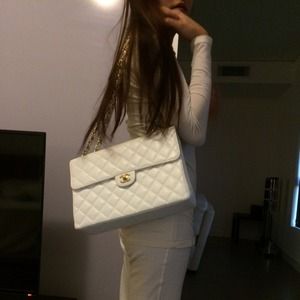 Chanel maxi single flap classic Chanel maxi single flap classic
