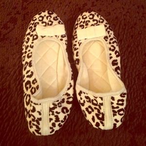 BRAND NEW Animal print slippers BRAND NEW Animal print slippers