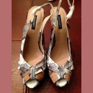 ShoeMint Floral Peeptoe Pump size 8.5 (BRAND NEW) ShoeMint Floral Peeptoe Pump size 8.5 (BRAND NEW)