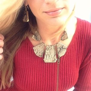 New snakeskin print necklace and earring set New snakeskin print necklace and earring set