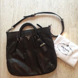 Authentic Prada leather Messenger Bag Authentic Prada leather Messenger Bag