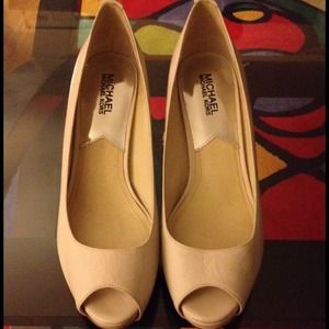 Michael Kors cream pumps Michael Kors cream pumps