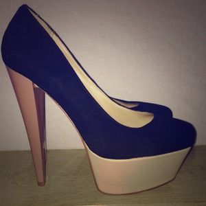 Fabulous front platform pumps... Fabulous front platform pumps...
