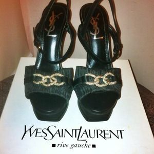 Yves Saint Laurent Vitello Vernice Slingback Heels Yves Saint Laurent Vitello Vernice Slingback Heels