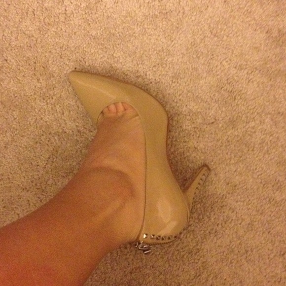 Michael Kors Shoes - Michael Kors beige heels π 3 Michael Kors Shoes - Michael Kors beige heels π 3