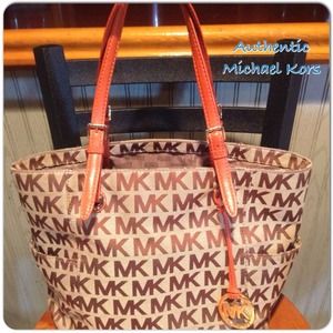 No longer available -Michael Kors Jet Set Tote No longer available -Michael Kors Jet Set Tote
