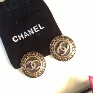 Chanel clip on earrings VINTAGE Chanel clip on earrings VINTAGE