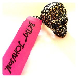 #⃣7⃣ Betsey Johnson skull ring #⃣7⃣ Betsey Johnson skull ring