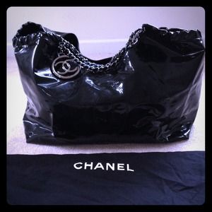 100% Authentic CHANEL BAG. 100% Authentic CHANEL BAG.