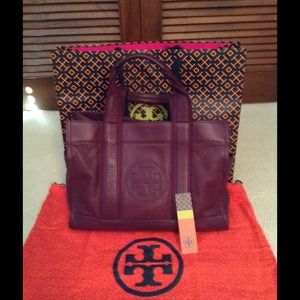 FINAL REDUCTION TORY BURCH LARGE "TORY TOTE" FINAL REDUCTION TORY BURCH LARGE "TORY TOTE"