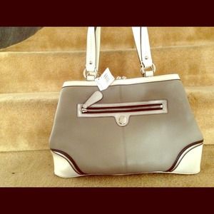 AUTHENTIC COACH leather purse! AUTHENTIC COACH leather purse! 