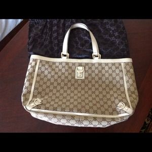 Awesome, authentic Gucci tote Awesome, authentic Gucci tote
