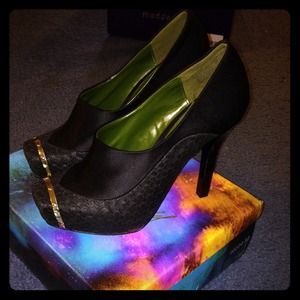 Christian Siriano Shoes - Black & Gold Christian Siriano shoes 💛 Christian Siriano Shoes - Black & Gold Christian Siriano shoes 💛