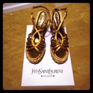 Yves Saint Laurent never worn Yves Saint Laurent never worn