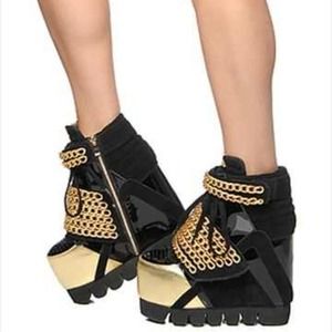 The enough shoe in gold chains jeffrey campbell The enough shoe in gold chains jeffrey campbell