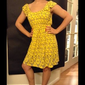 JUICY COUTURE Sweet Yellow Graphic Print Dress JUICY COUTURE Sweet Yellow Graphic Print Dress