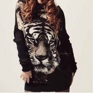 Sweaters - ❤back in stock ❤️ tiger sweatshirt Sweaters - ❤back in stock ❤️ tiger sweatshirt