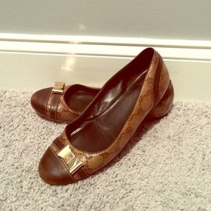 ββNOT AVAILABLEββGucci Brown Flats GG ββNOT AVAILABLEββGucci Brown Flats GG