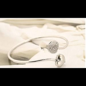 Jewelry - Silver color bracelet Jewelry - Silver color bracelet