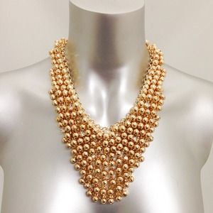 NWOT GOLD CLUSTER BEAD STATEMENT NECKLACE NWOT GOLD CLUSTER BEAD STATEMENT NECKLACE