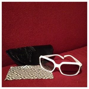 **Bundled** NWOT Versace white sunglasses **Bundled** NWOT Versace white sunglasses