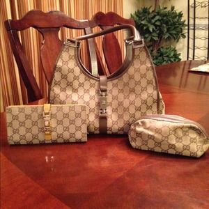 HOLIDAY SALE!! Authentic Gucci Wallet!! HOLIDAY SALE!! Authentic Gucci Wallet!!