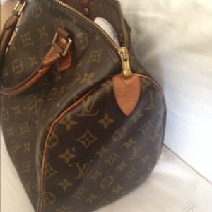 AUTHENTIC Louis Vuitton Speedy 30 AUTHENTIC Louis Vuitton Speedy 30